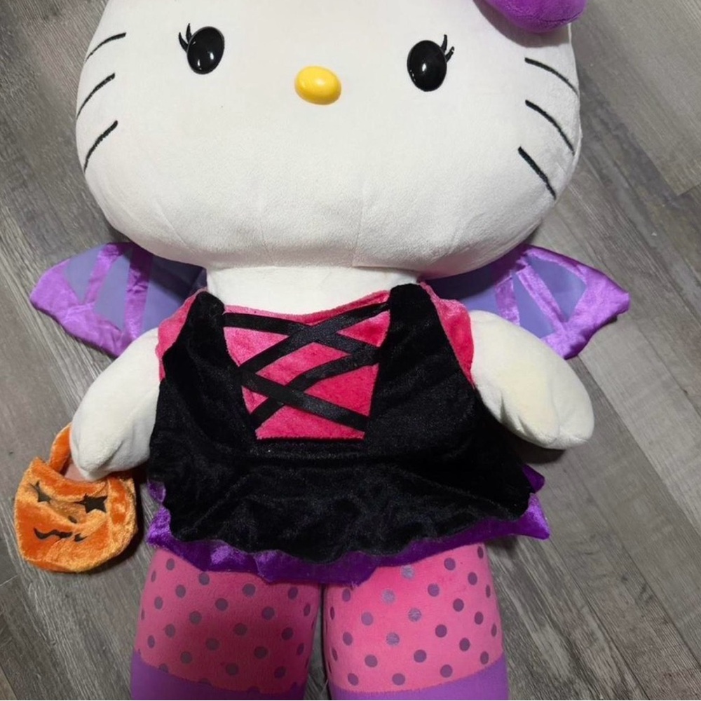 Rare Hello Kitty Halloween Greeter